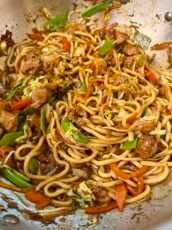 One-Pan Chicken Udon Stir-Fry with Vegetables